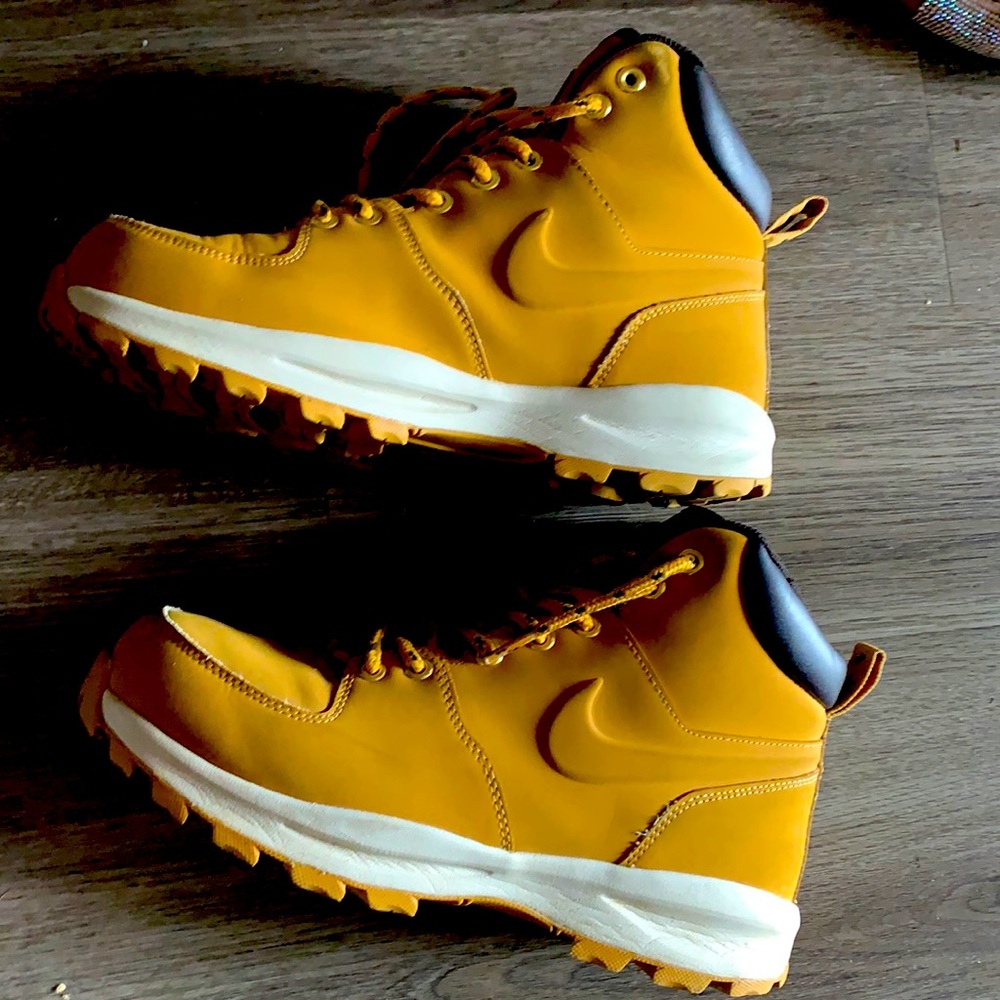 Nike boots Men’s Sz 8